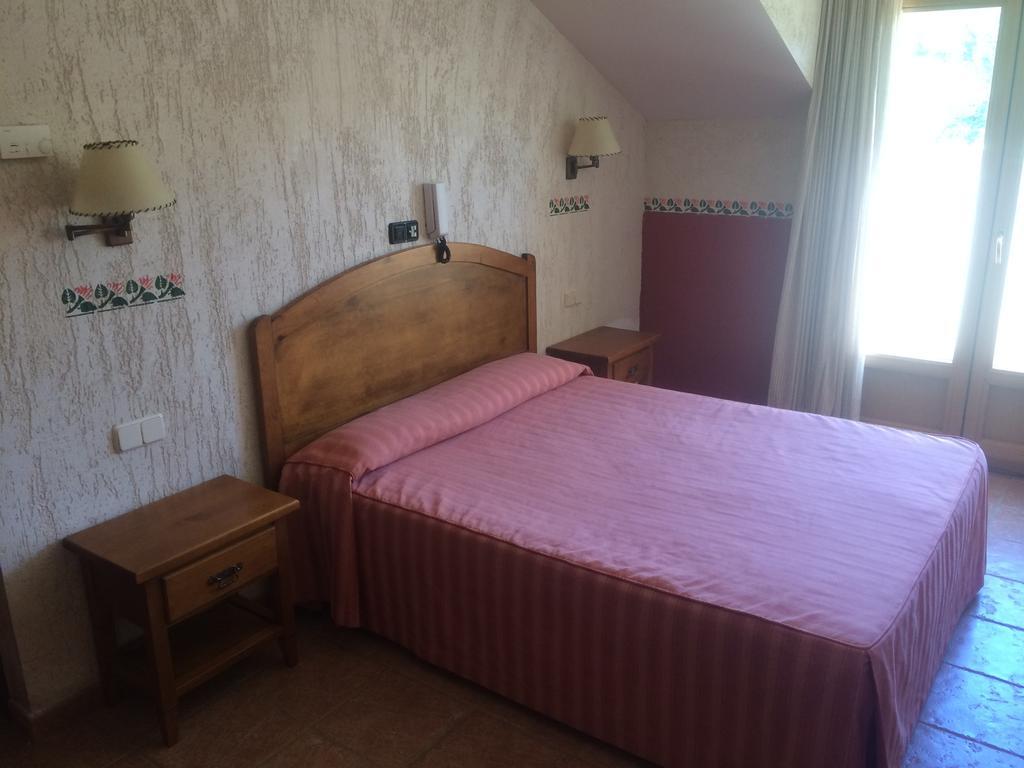 La Mesta Hotel Pradena Room photo
